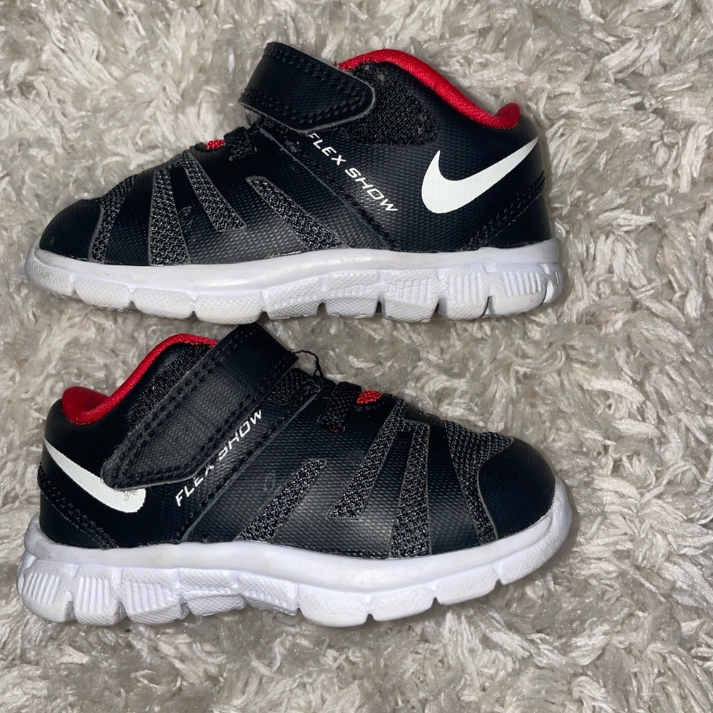 Nike size 5 - Picture 1 of 4